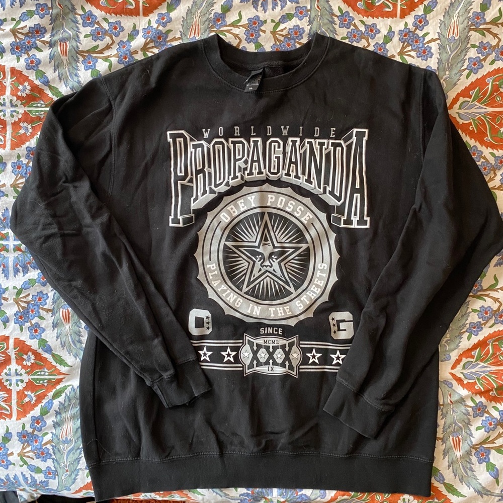 SUPER RARE, DEADSTOCK OBEY THROWBACK CREWNECK